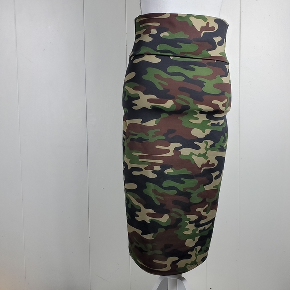 Agnes and Dora Camouflage hat size small - Picture 12 of 12